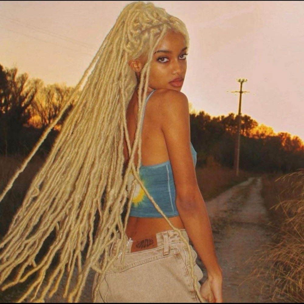 Blonde Faux 24” Crochet Locs 7packs